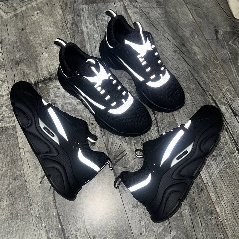 Lace-Up Flat Sneakers for Men Combining sleek design with comfort