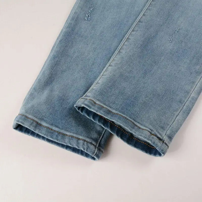 Made from quality denim these jean offer a comfortable fit and durable